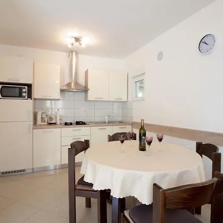 Ferienwohnung Fur 4 Personen Ca 40 Qm In Crikvenica, Kvarner Bucht Und Umgebung * Crikvenica